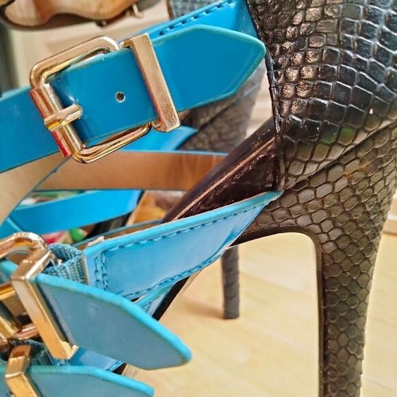 Scene ABREA Stilettos Black with Multiple Blue Straps and Buckles Size 8 - Picture 7 of 13